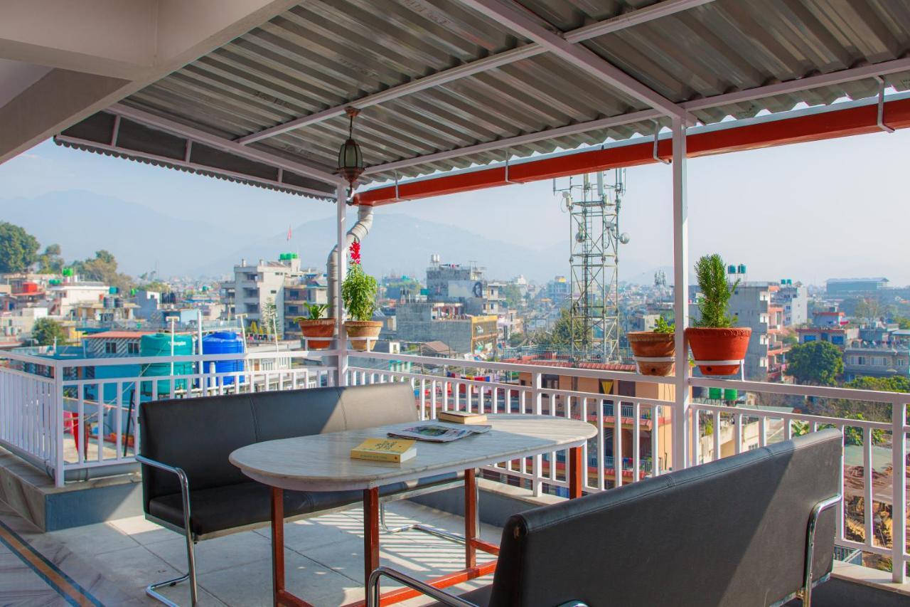 Lotus Apartment Pokhara Zewnętrze zdjęcie